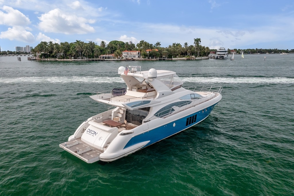 Azimut Deon 64' profile on the water along the shoreline